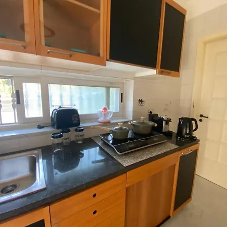 Elena House Apartamento *